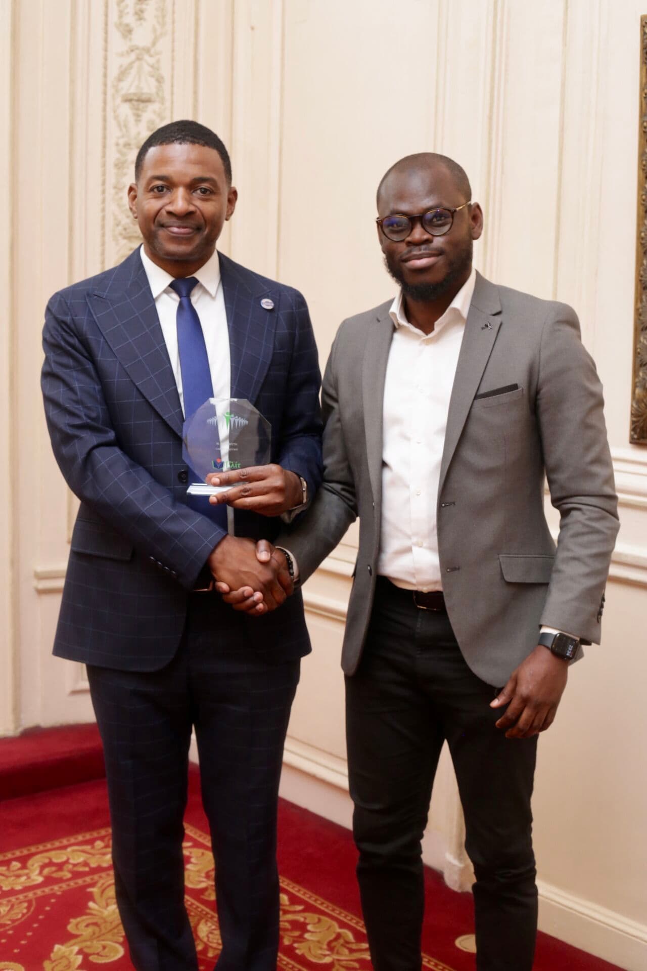 Avec M. Guy GWETH, Président du CAVIE